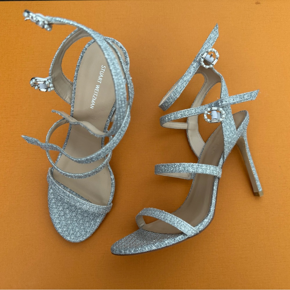 Stuart Weitzman brand NEW Heels! 🩶